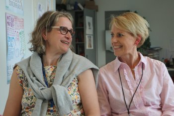 Ann-Marie Knuuttila (t.v.) och Susanna Westermarck. Foto: Tom Ahlfors